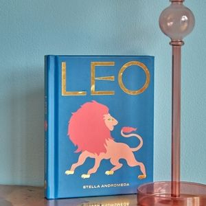 Leo star sign astrology book